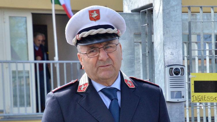 Il comandante Antonelli in pensione: «Trentotto anni al servizio di Forte dei Marmi»