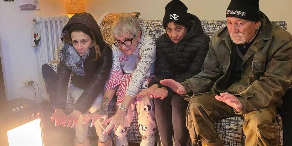 Case al freddo a Rosignano, soluzione a metà