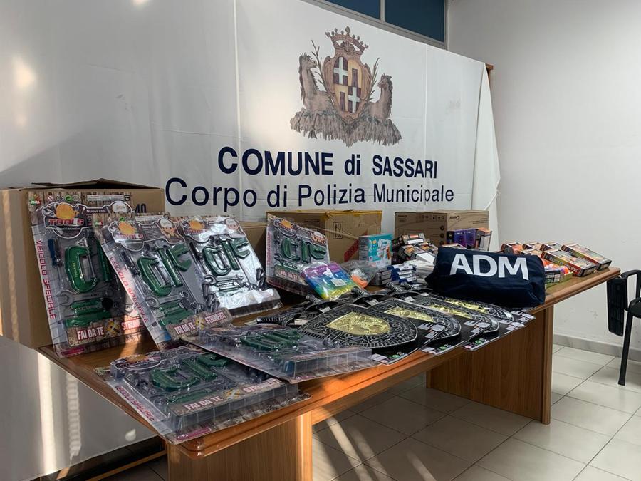 Sassari, sequestrati centinaia di giocattoli non a norma