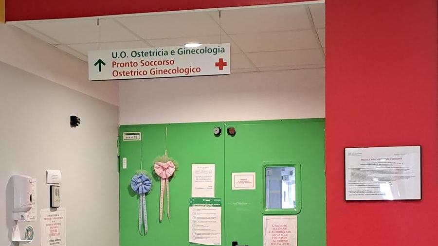 Mirandola, sospesi i parti al Punto nascite del Santa Maria Bianca