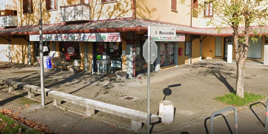 Guastalla, armato di cacciavite rapina il market di San Giacomo