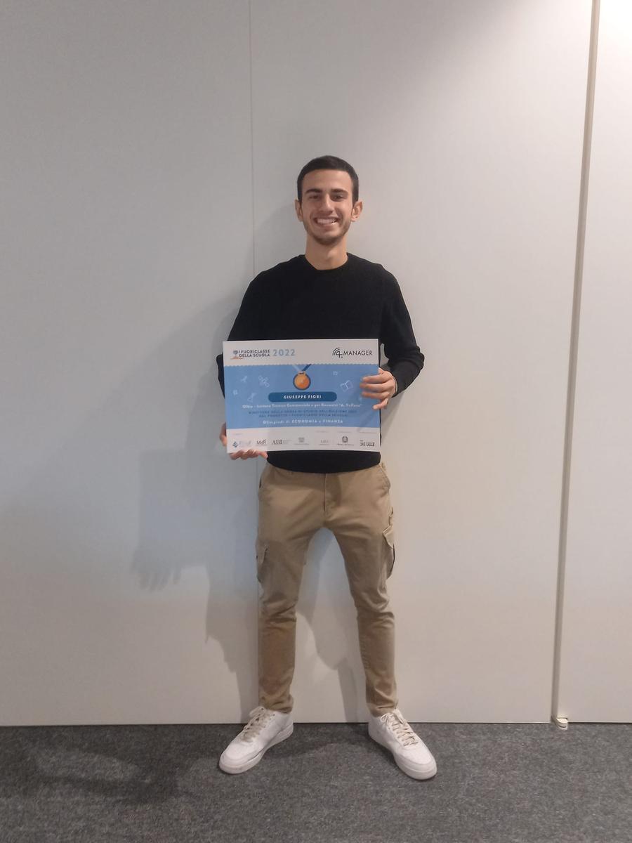 
	Giuseppe Fiori &egrave; tra i migliori dieci studenti italiani in economia&nbsp;

