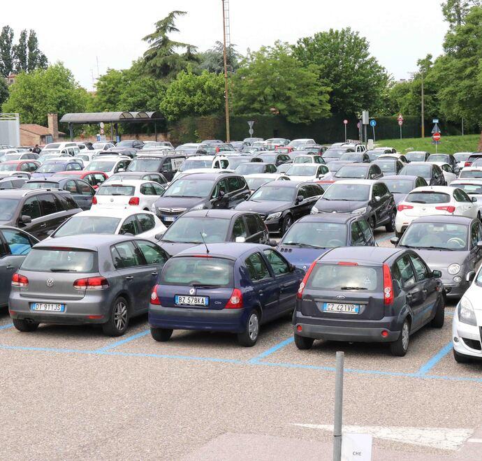 Ferrara, si torna a parcheggiare