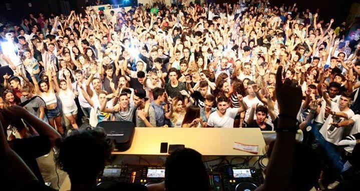 Ressa in discoteca, scoppia la protesta 