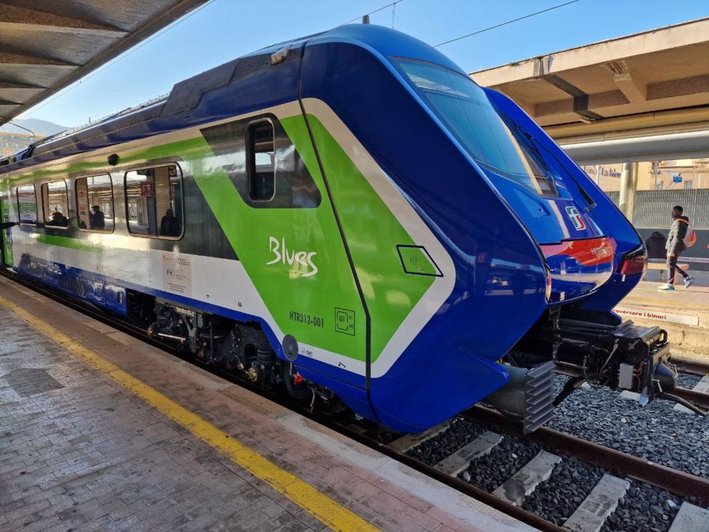 Treni: parte Blues a Palermo, primo ibrido in Sicilia