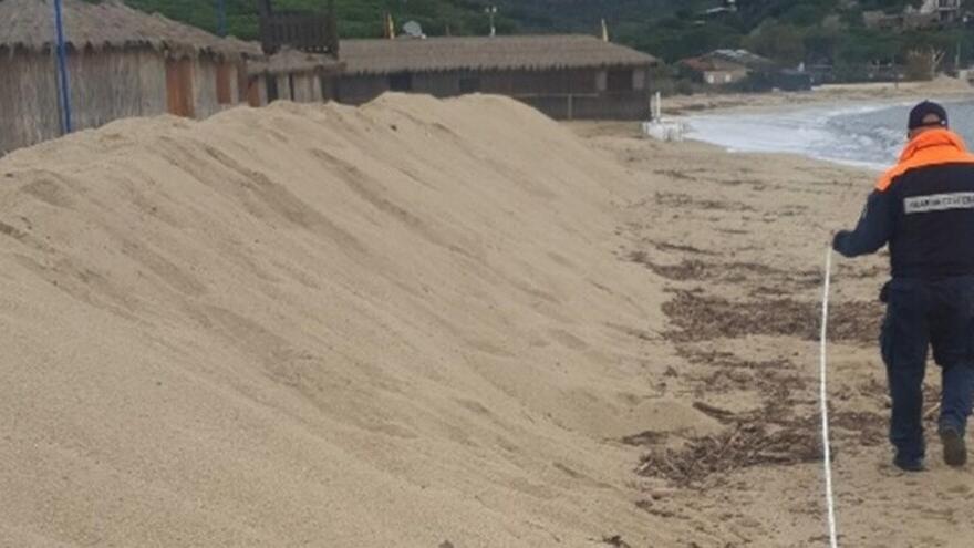 Dune abusive nelle spiagge, balneari denunciati e multati