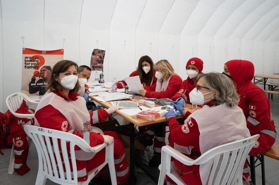 I volontari livornesi della Croce rossa