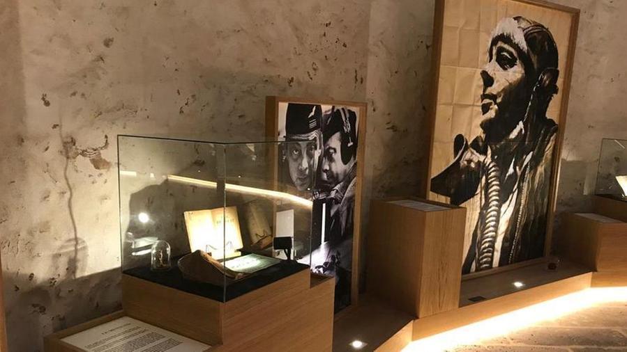 Uno spazio del museo dedicato a Saint-Exupery all'interno della torre