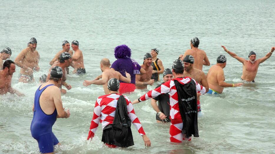 Viareggio, salta il tuffo del primo gennaio nell’anno che segna il decennale