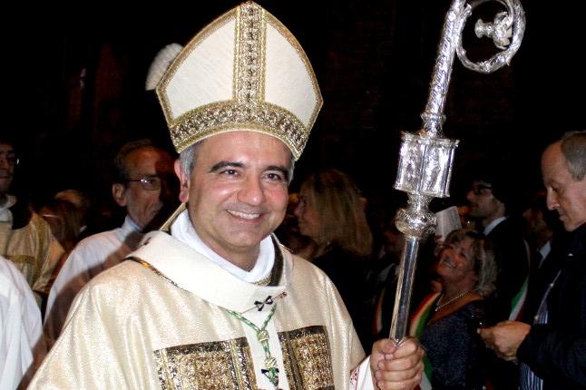 Modena, il vescovo celebra la messa di Natale in carcere