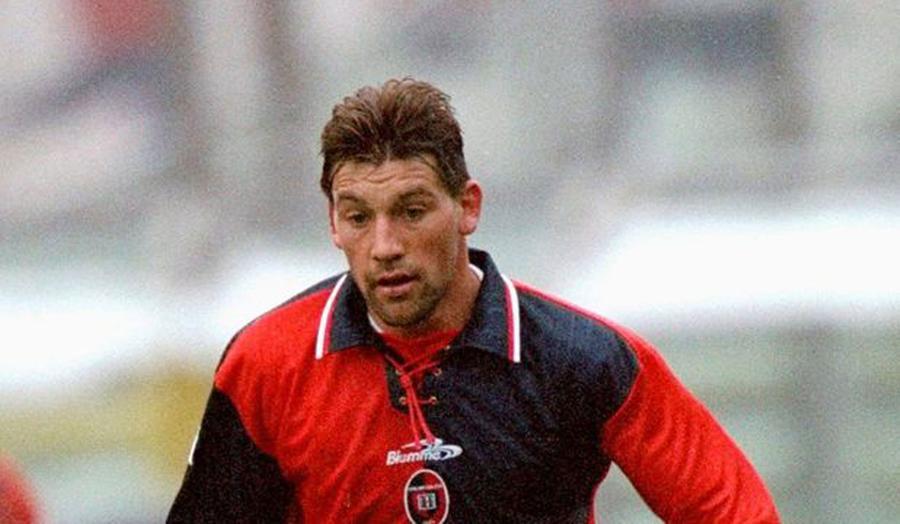 Morto a 49 anni Fabian O'Neill, ex di Cagliari e Juventus