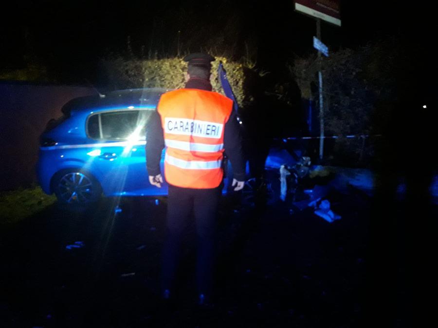 Si schianta con l’auto contro un muro, ferita una 65enne