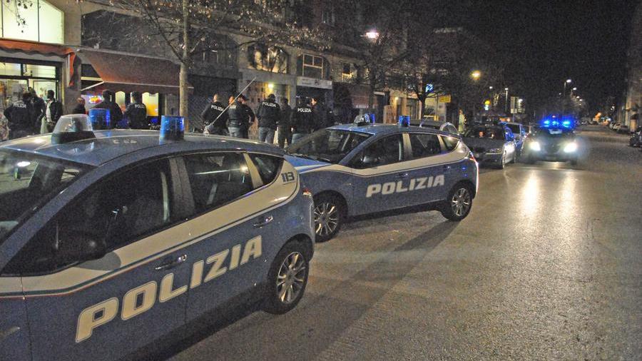Auto della polizia (foto d'archivio)