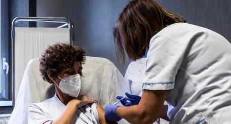Modena. Due anni fa le prime vaccinazioni «È stata una corsa contro il tempo» 