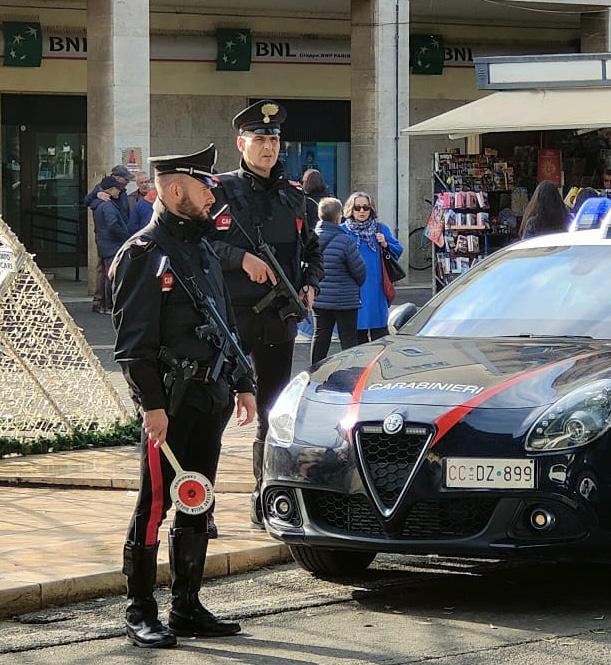 
	I carabinieri in servizio durante un controllo del territorio&nbsp;


