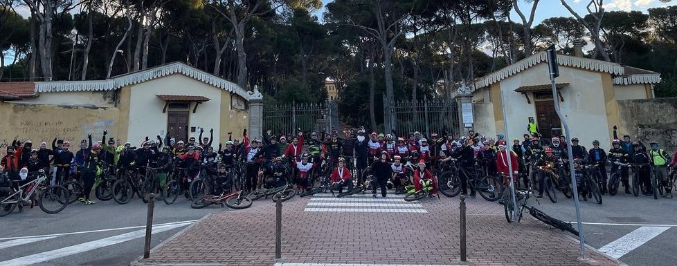 Gli auguri viaggiano in mountain bike, oltre 100 al via per il Giro Panettone 