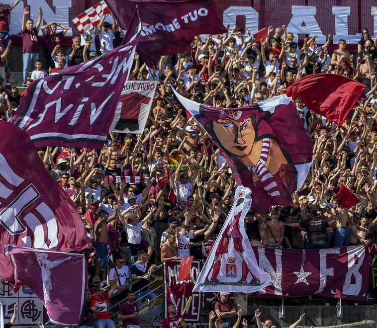 Tifosi amaranto (foto Masini/Silvi)