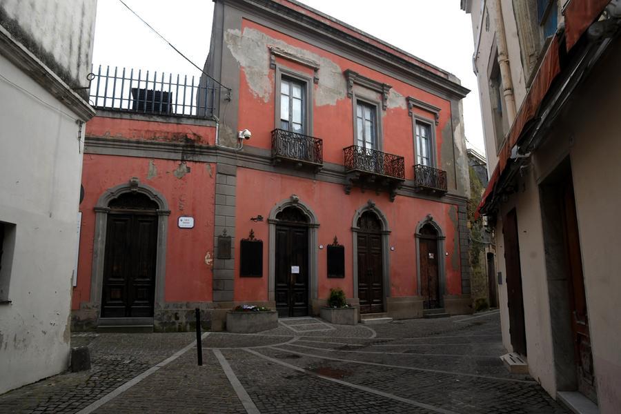 
	L'ingresso del teatro Garau

