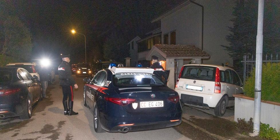 Pavullo, ex carabiniere asserragliato ora ricoverato. «È stata sventata una tragedia» 