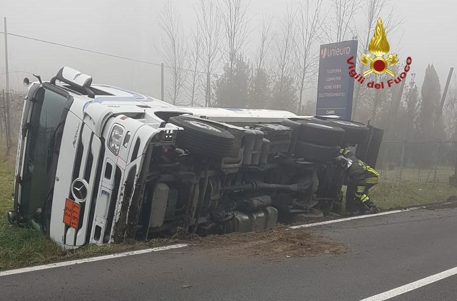 Carpi: Si Ribalta Camion Con Azoto, Ripercussioni Sul Traffico La Nuova ...