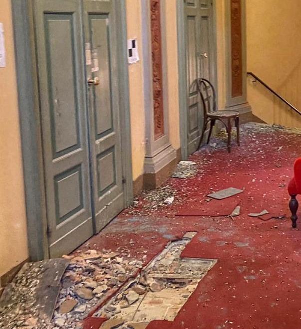 Cento, via al recupero del Borgatti: teatro ferito dal sisma e dai vandali