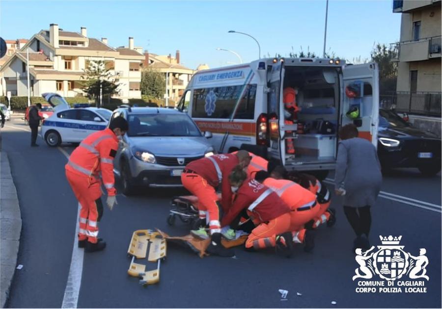 Cagliari, due incidenti gravi: feriti un pedone e un motociclista