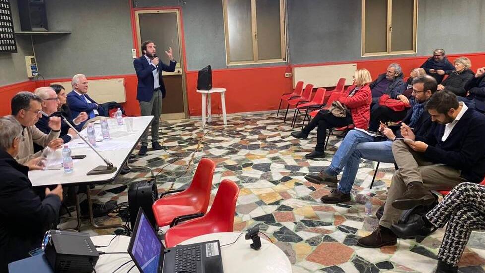 Un momento dell’assemblea Pd