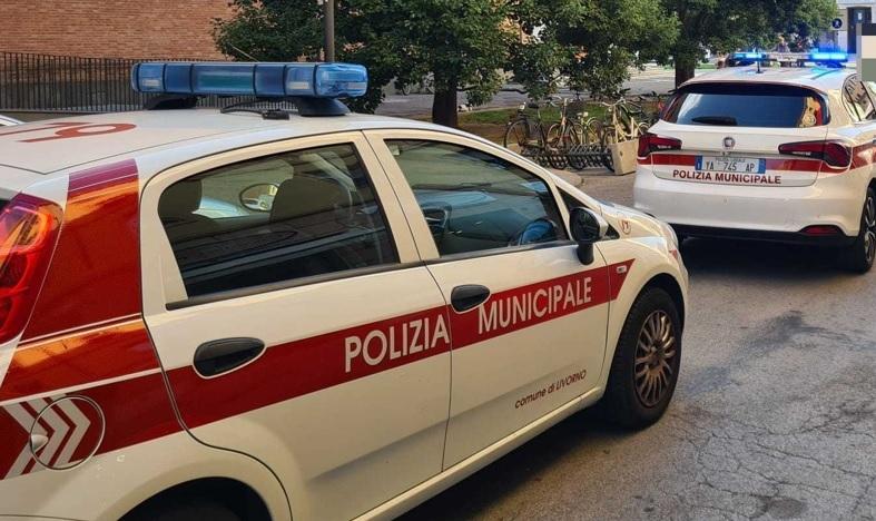 A Livorno quattro incidenti con fuga al mese. E sono decine le auto senza assicurazione