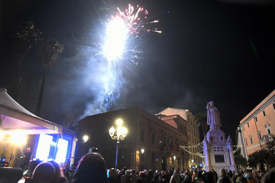 
	Immagine dell'ultimo Capodanno senza restrizioni in Piazza Eleonora

