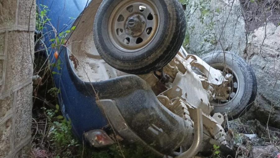Nuoro, fuoristrada precipita da un ponte a Marreri: illeso il conducente