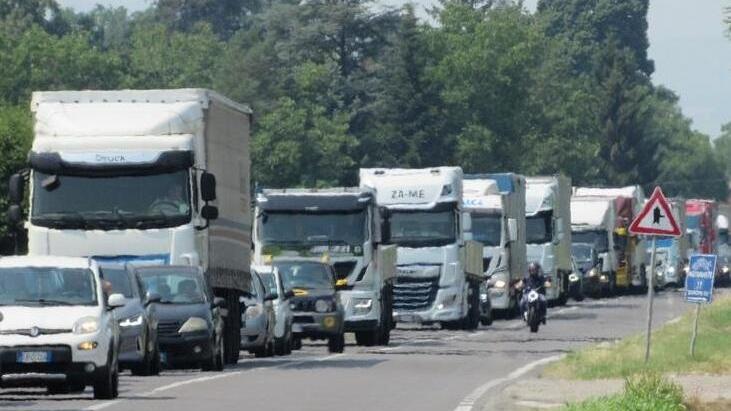 Maranello. L’Anas cambia programmi sull’Estense Via ai lavori, ma il traffico non si ferma