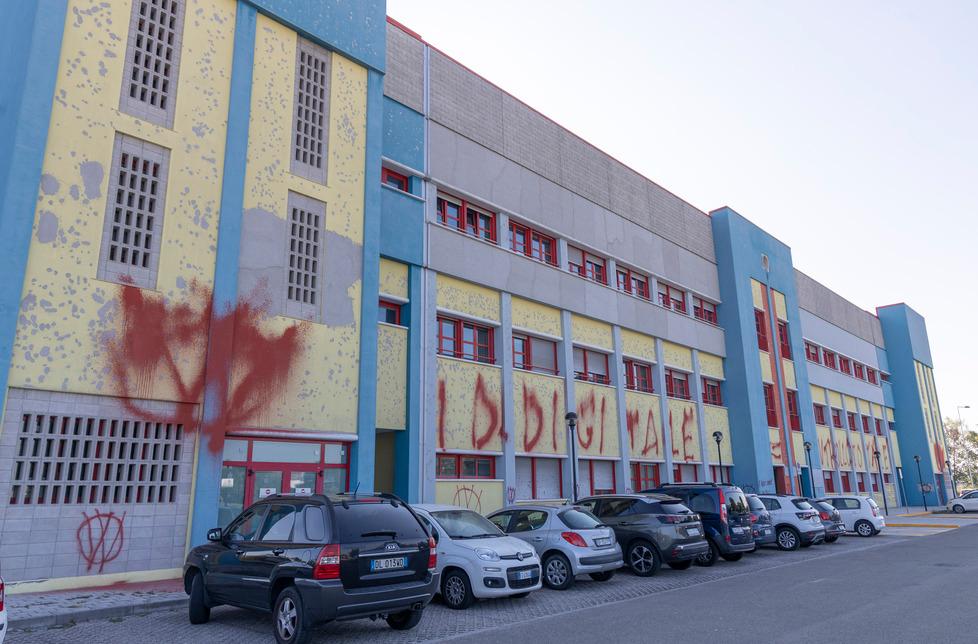 Ferma risposta ai No vax ViVi «Modena non si farà ricattare» 