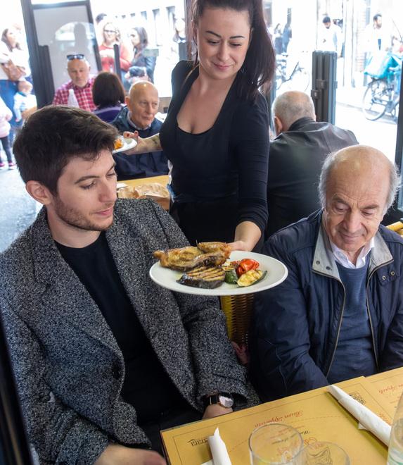 Ferrara, il cenone dell’ultimo dell’anno è sold out: a tavola perlopiù i piatti della tradizione
