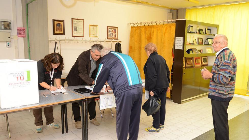 Ai seggi una domenica noiosa e senza file