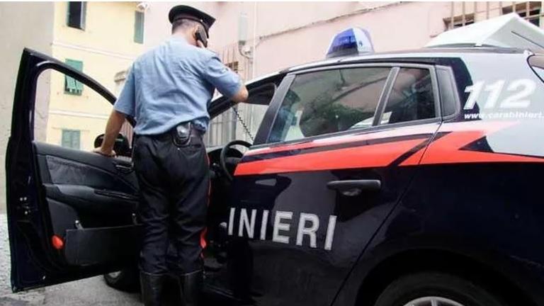 Rapina una donna alla stazione la notte di Natale, fermato