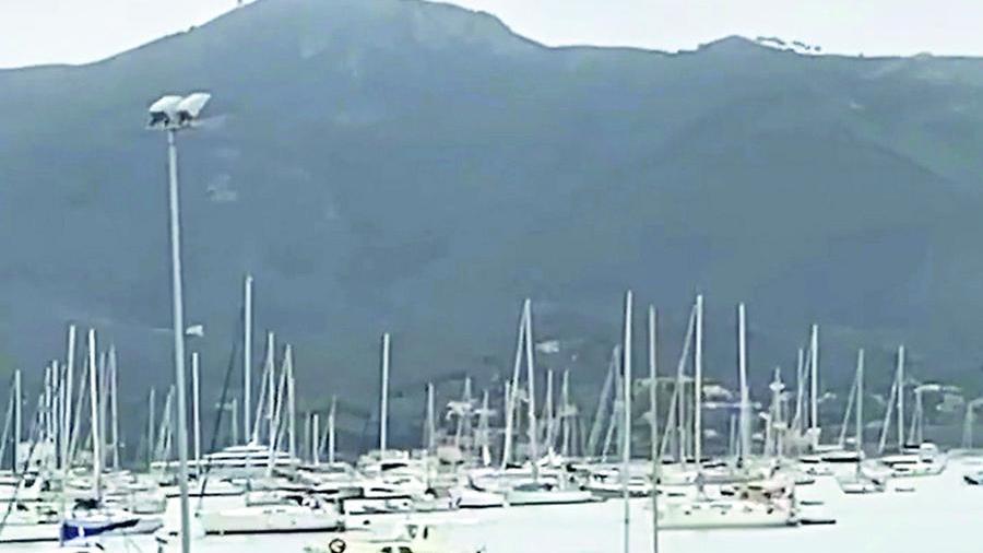 Cavo elettrico di Terna in rada, il consigliere di Fdi: «Grave danno per la nautica»