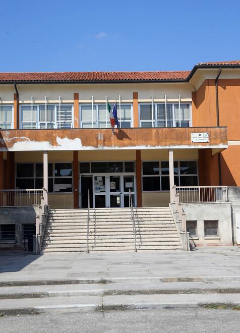Copparo, scuole sicure senza spaccio: telecamere per medie e primaria