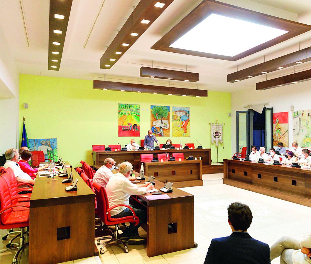 Il sindaco: «Aumenti   per garantire i servizi a tutta la cittadinanza»