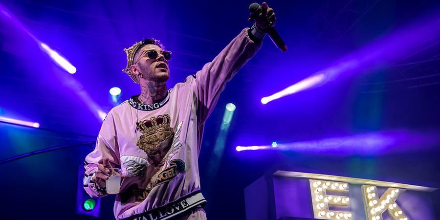 
	Il concetro di Emis Killa &egrave; il pezzo forte del Capodanno in&nbsp;piazza a Oristano

