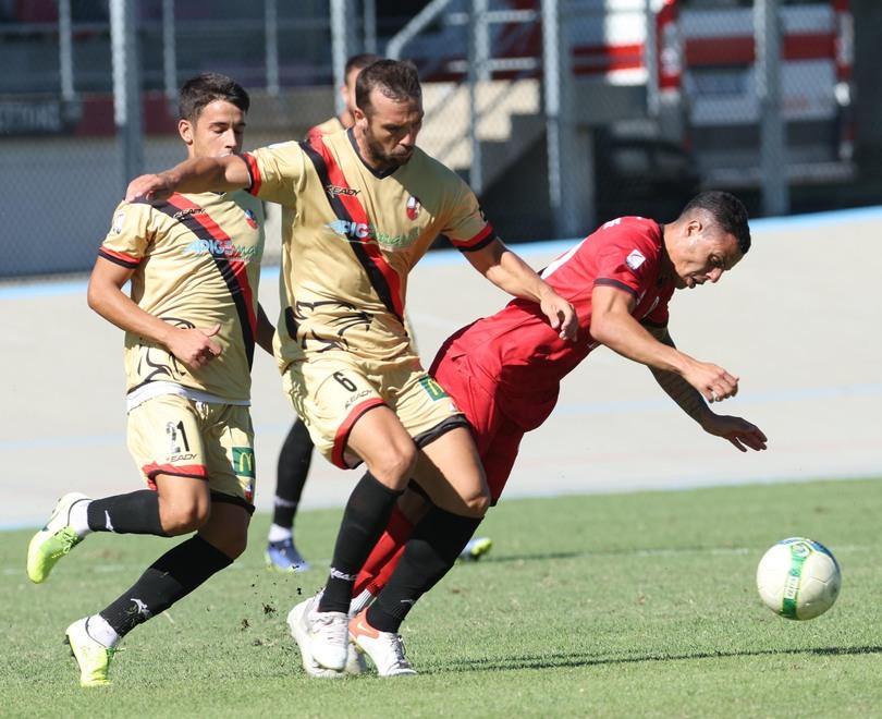 Lucchese, l’Ancona bussa per il mediano Tumbarello 