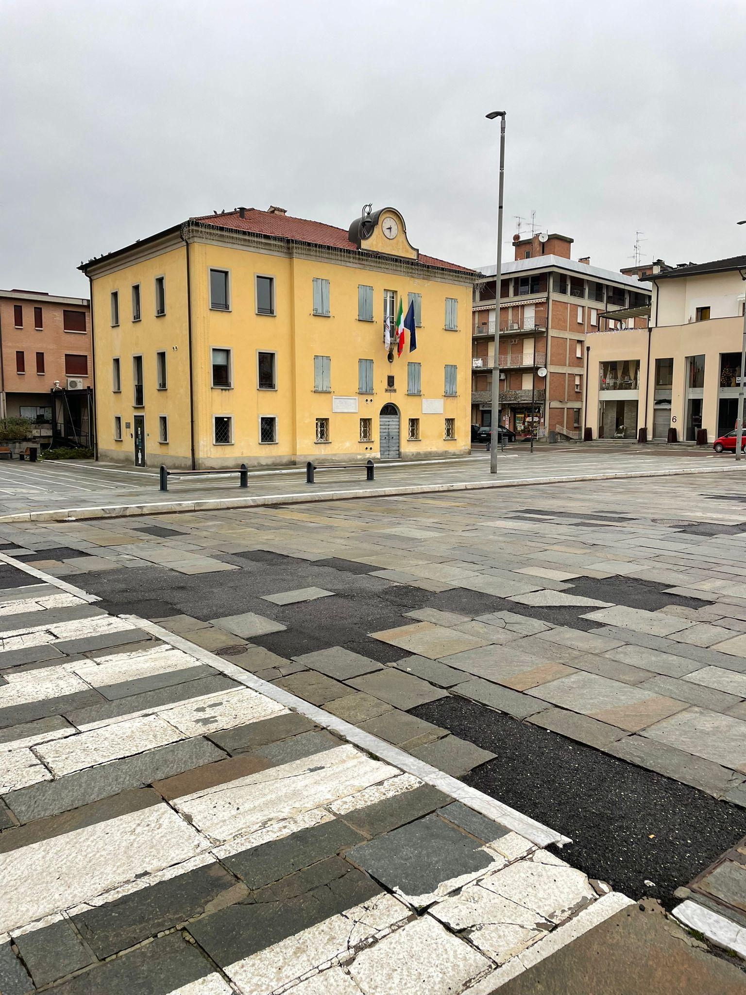 A Casalgrande riscoppia la guerra su via Moro aperta al traffico