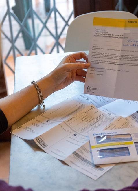 Ferrara, “colpo” agli utenti: via libera agli aumenti delle bollette Hera