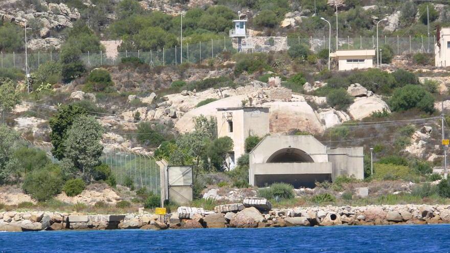 Difesa: ispezione dei parlamentari nei bunker delle armi a Santo Stefano