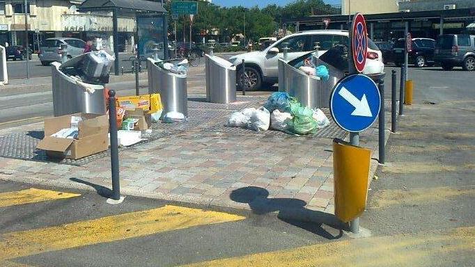 Picco di rifiuti abbandonati ma salgono anche le multe