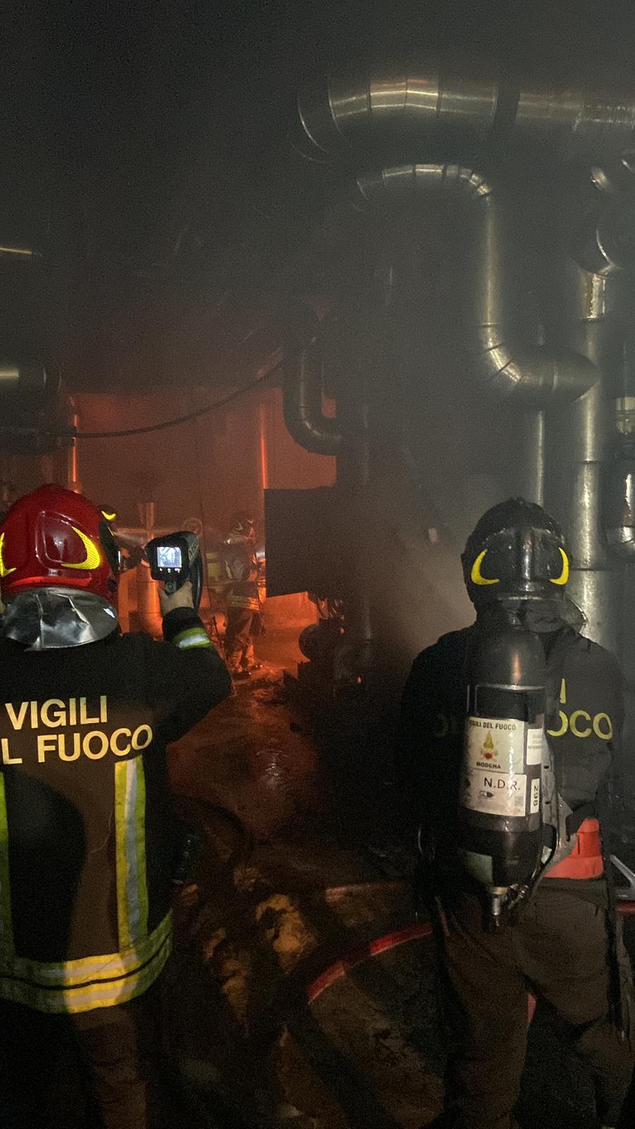 Castelnuovo, incendio nella centrale termica dell’azienda Fiorani Carni