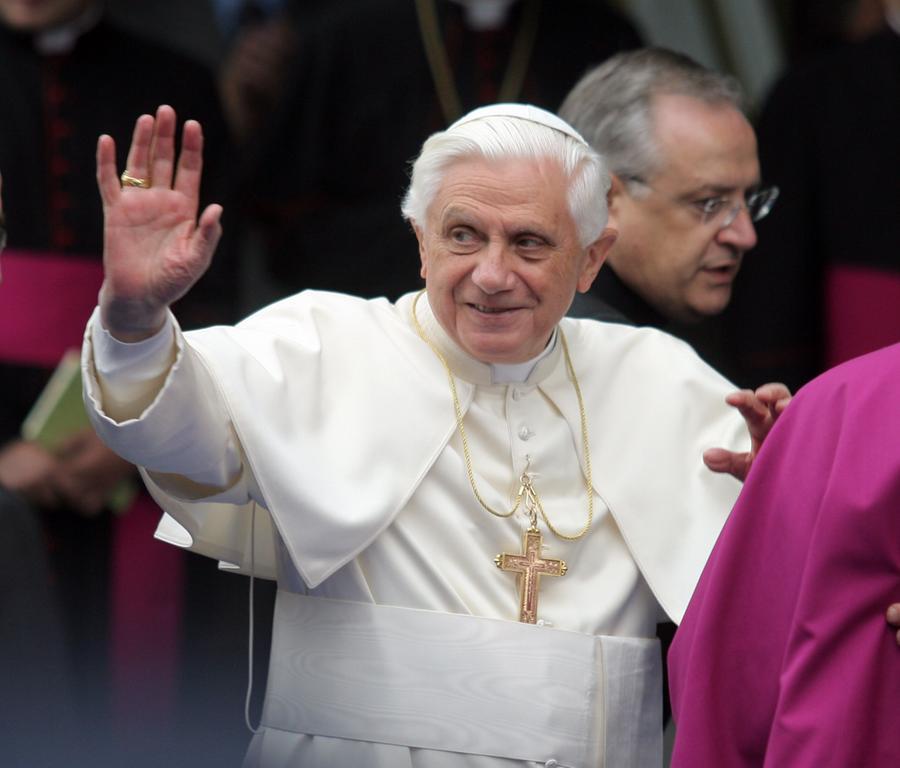 Benedetto XVI è morto. Nel 2010 incontrò una delegazione ferrarese