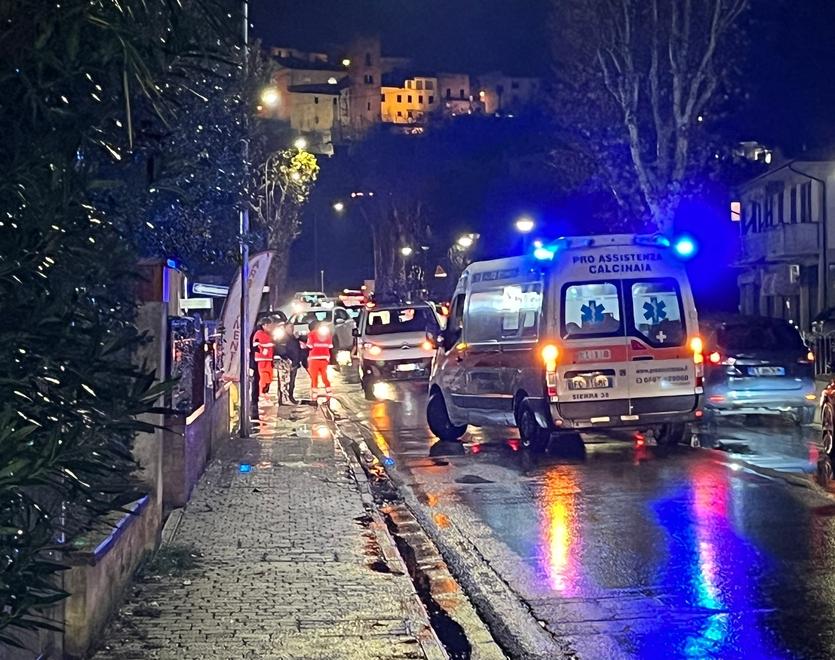Grave una donna investita da un furgone