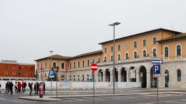 Cantiere stazione, stop alle auto su viale Gramsci per due mesi