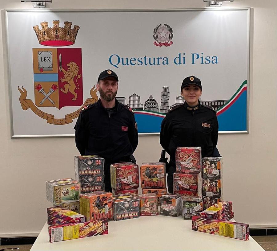 Petardi in vendita senza licenza: denunciato commerciante