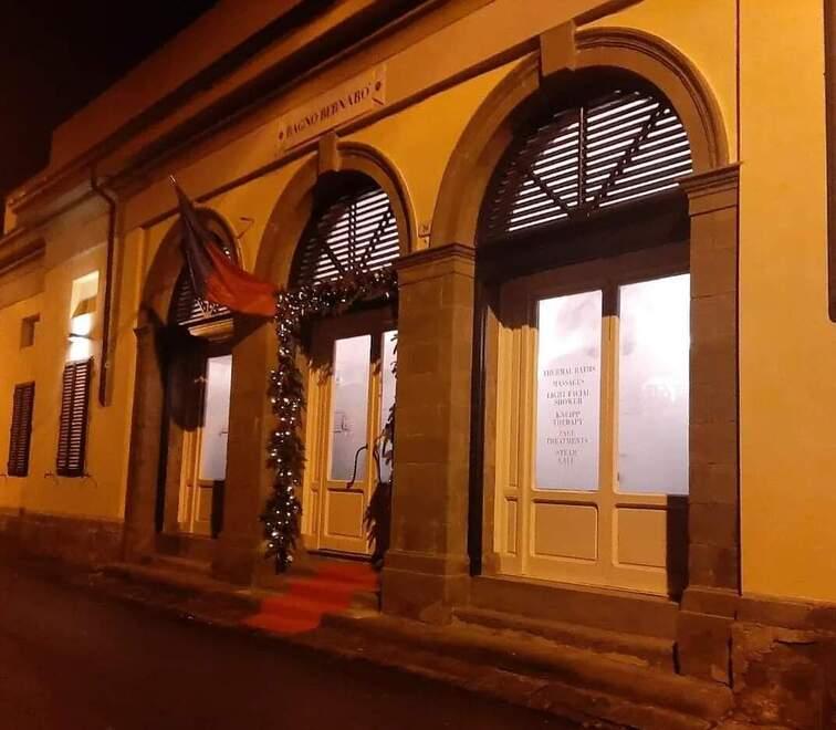 L’esterno del Bagno Bernabò